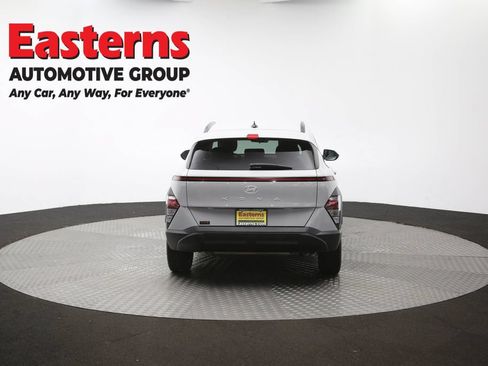 Used 2025 Hyundai Kona SEL FWD image 35