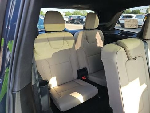 Used 2026 Volvo XC90 B6 Plus AWD/4WD image 4