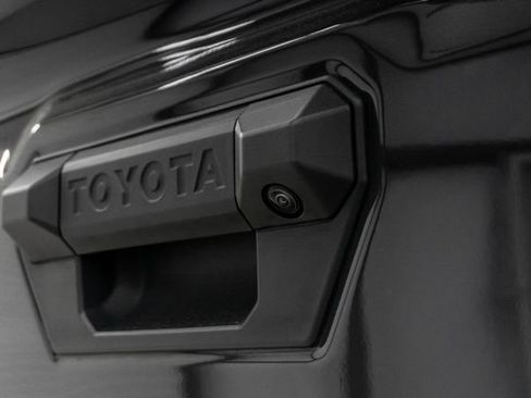 Used 2025 Toyota Tacoma TRD Off-Road AWD/4WD image 7