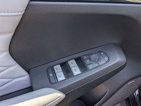 New 2025 Mitsubishi Outlander SEL image 13