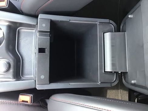 New 2025 Ford Explorer ST-Line w/ Premium Package image 24