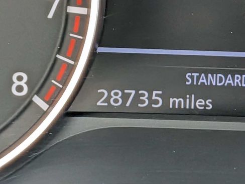 Used 2025 Nissan Pathfinder SL FWD image 37