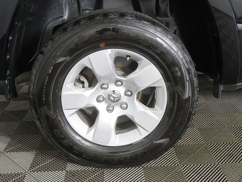 Used 2025 RAM 1500 Big Horn AWD/4WD image 18