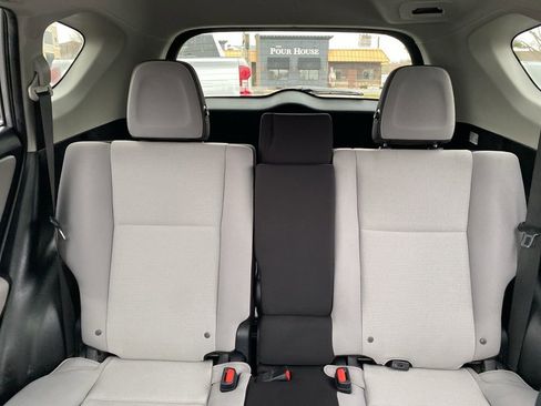 Used 2018 Toyota RAV4 XLE image 15