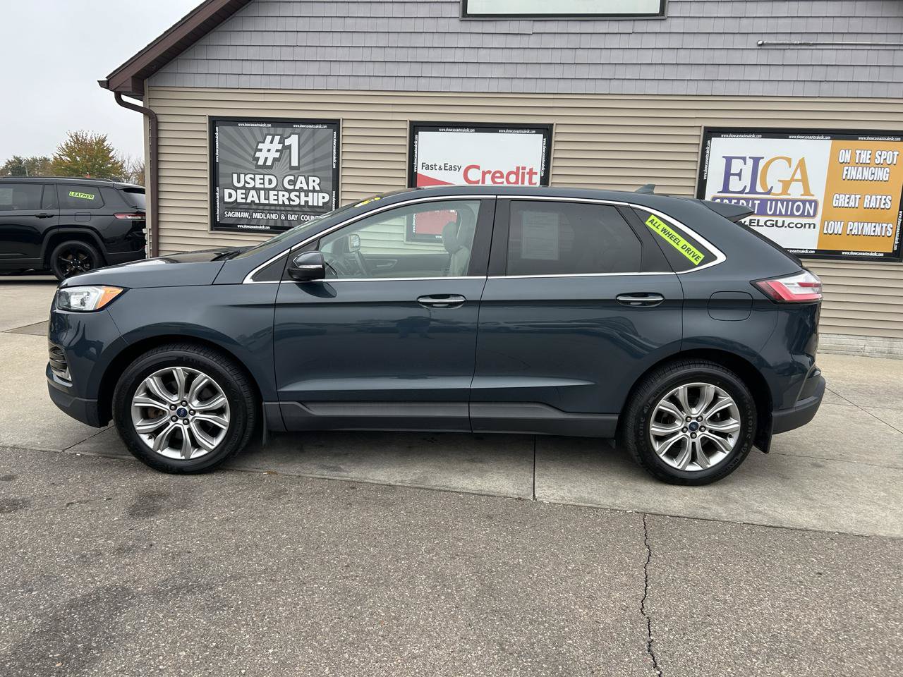Used 2019 Ford Edge Titanium w/ Cold Weather Package AWD/4WD image 8