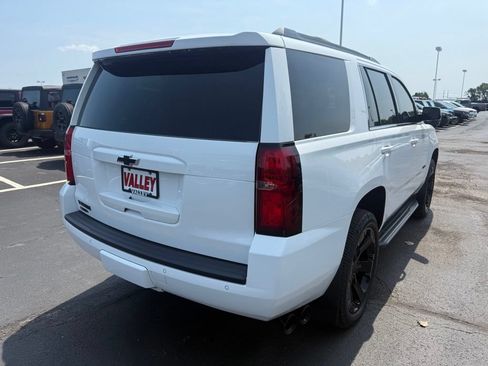 Used 2018 Chevrolet Tahoe LT w/ Luxury Package AWD/4WD image 3