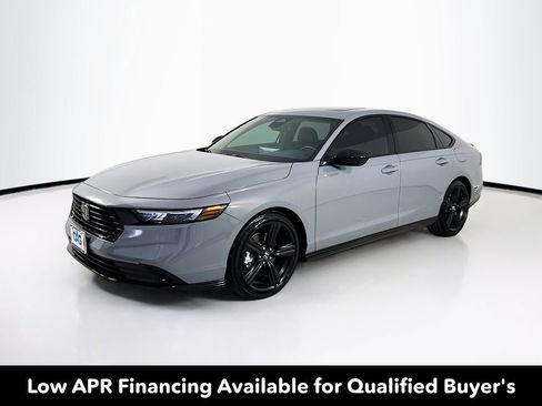 Used 2025 Honda Accord Sport image 3