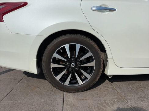Used 2018 Nissan Altima 2.5 SV w/ 2.5 SV Technology Package FWD image 14