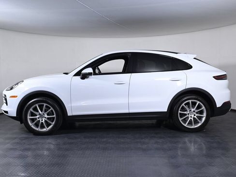 Certified 2023 Porsche Cayenne Coupe AWD/4WD image 2