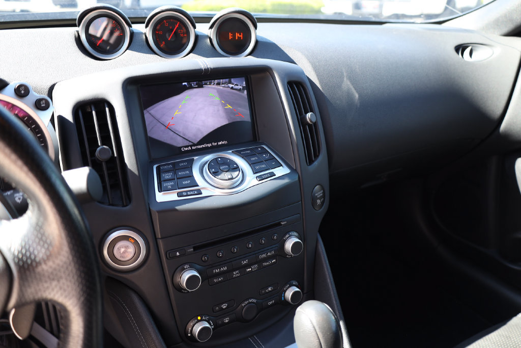 Used 2013 Nissan 370Z Touring RWD image 15