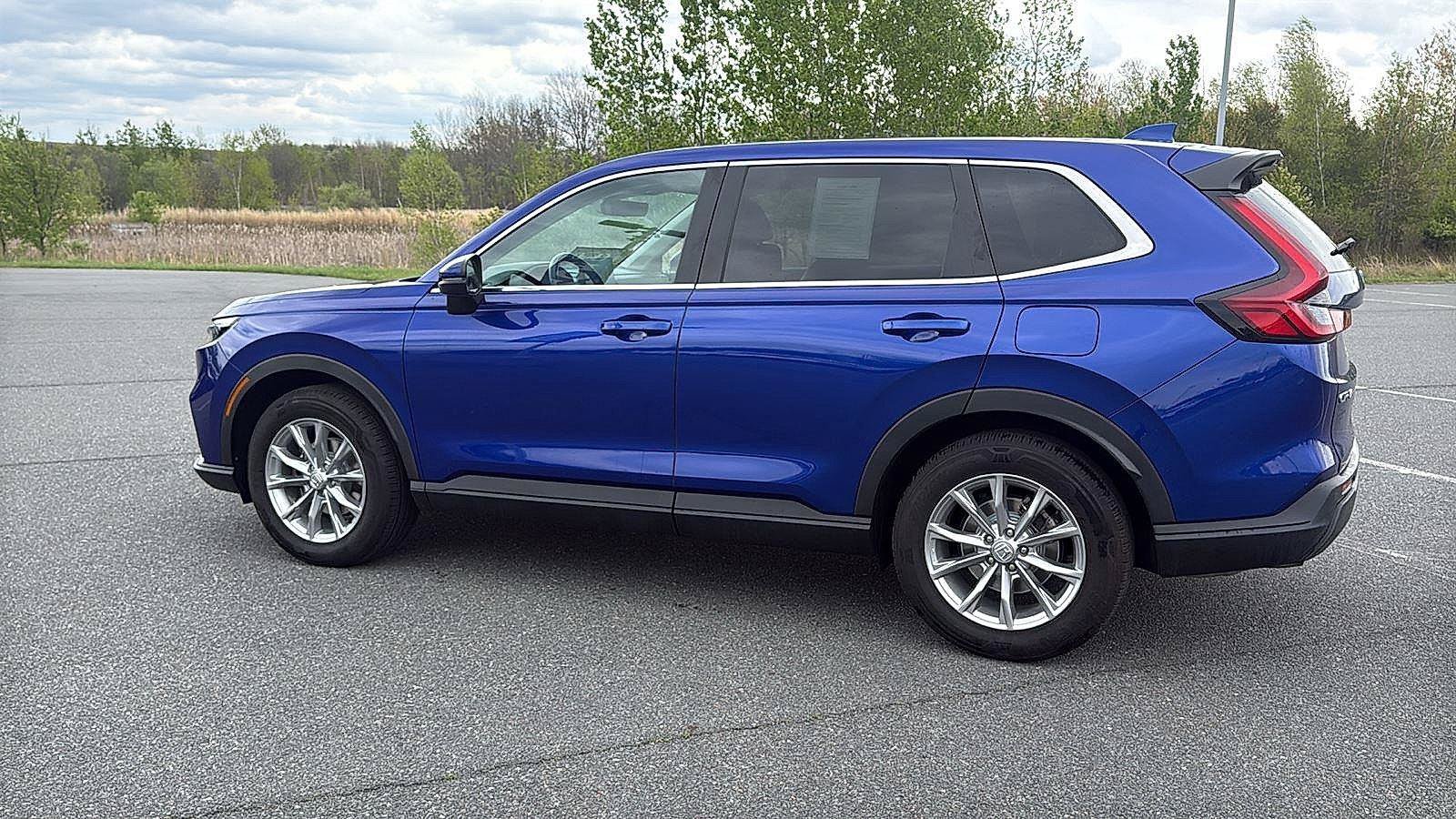 Used 2023 Honda CR-V EX-L image 10