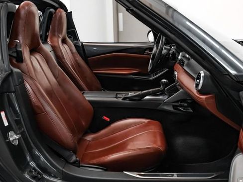 Used 2017 MAZDA MX-5 Miata RF Grand Touring image 35