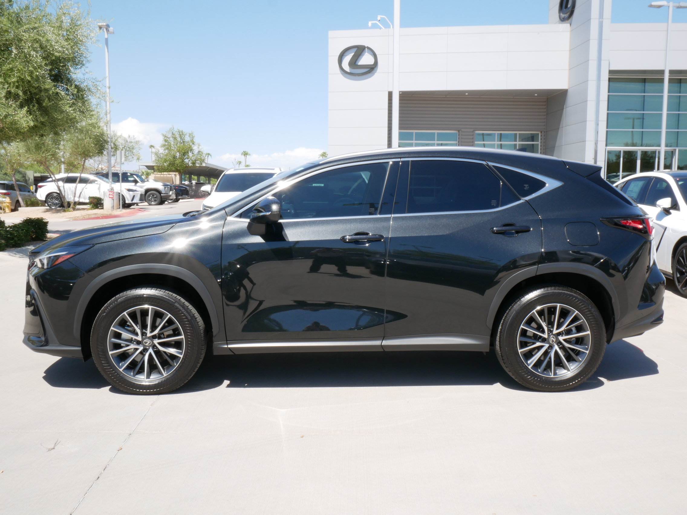 Used 2026 Lexus NX 350h AWD w/ Accessory Package (Z1) image 3