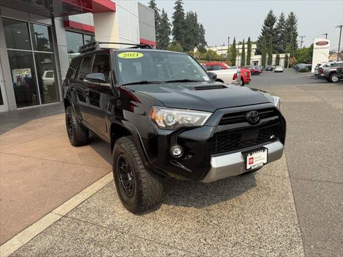 Certified 2021 Toyota 4Runner TRD Off-Road Premium AWD/4WD image 9