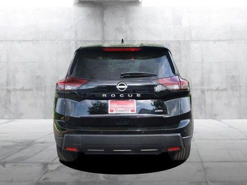 Used 2025 Nissan Rogue SV image 6