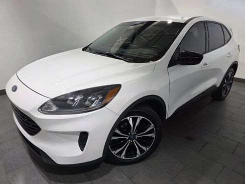 Used 2022 Ford Escape SE w/ SE Sport Appearance Package FWD image 1