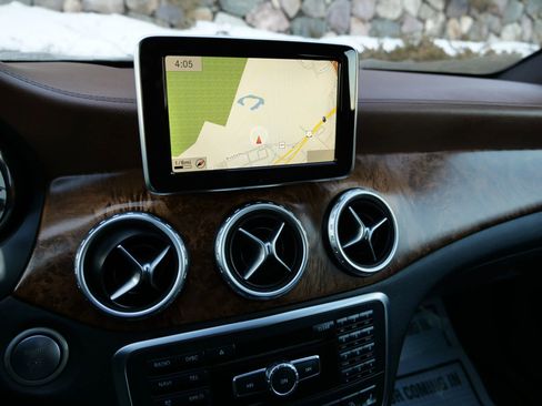 Used 2015 Mercedes-Benz GLA 250 4MATIC image 12