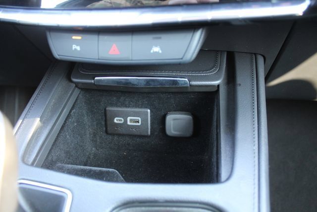 Used 2025 Cadillac XT4 Premium Luxury FWD image 32