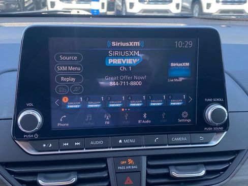 Used 2025 Nissan Altima 2.5 SV FWD image 15