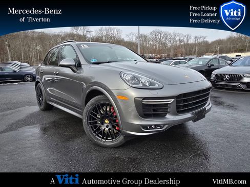 Used 2018 Porsche Cayenne GTS image 1