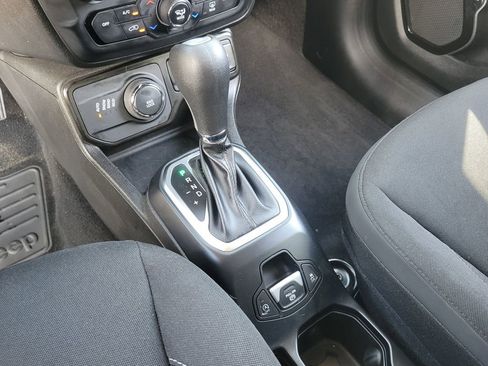 Used 2023 Jeep Renegade Altitude AWD/4WD image 14