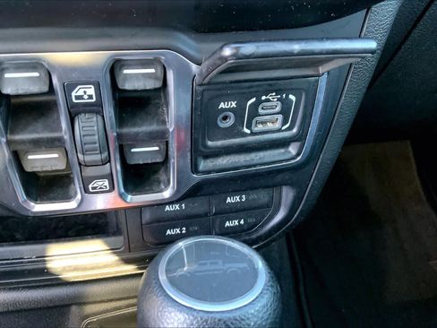 Used 2020 Jeep Gladiator Sport w/ Quick Order Package 24S AWD/4WD image 35