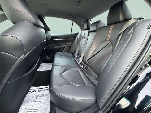 Used 2020 Toyota Camry XLE w/ Carpet Mat Package image 19