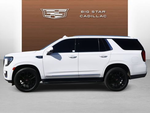 Used 2022 GMC Yukon SLT w/ SLT Premium Package image 2