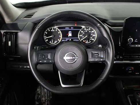 Certified 2025 Nissan Pathfinder SV FWD image 22
