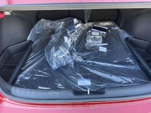 Used 2026 Hyundai Elantra SEL Sport w/ Cargo Package image 7