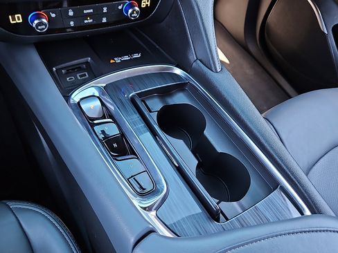 Used 2023 Buick Enclave Essence w/ Sport Touring Edition image 14