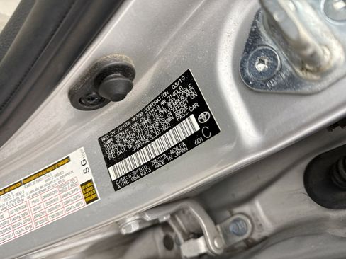 Used 2020 Toyota Corolla LE image 10