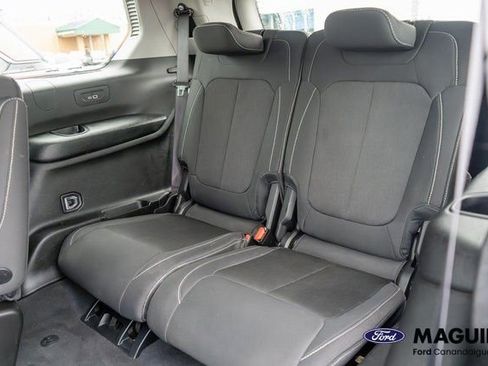 Used 2023 Jeep Grand Cherokee L Laredo w/ Luxury Tech Group I AWD/4WD image 7