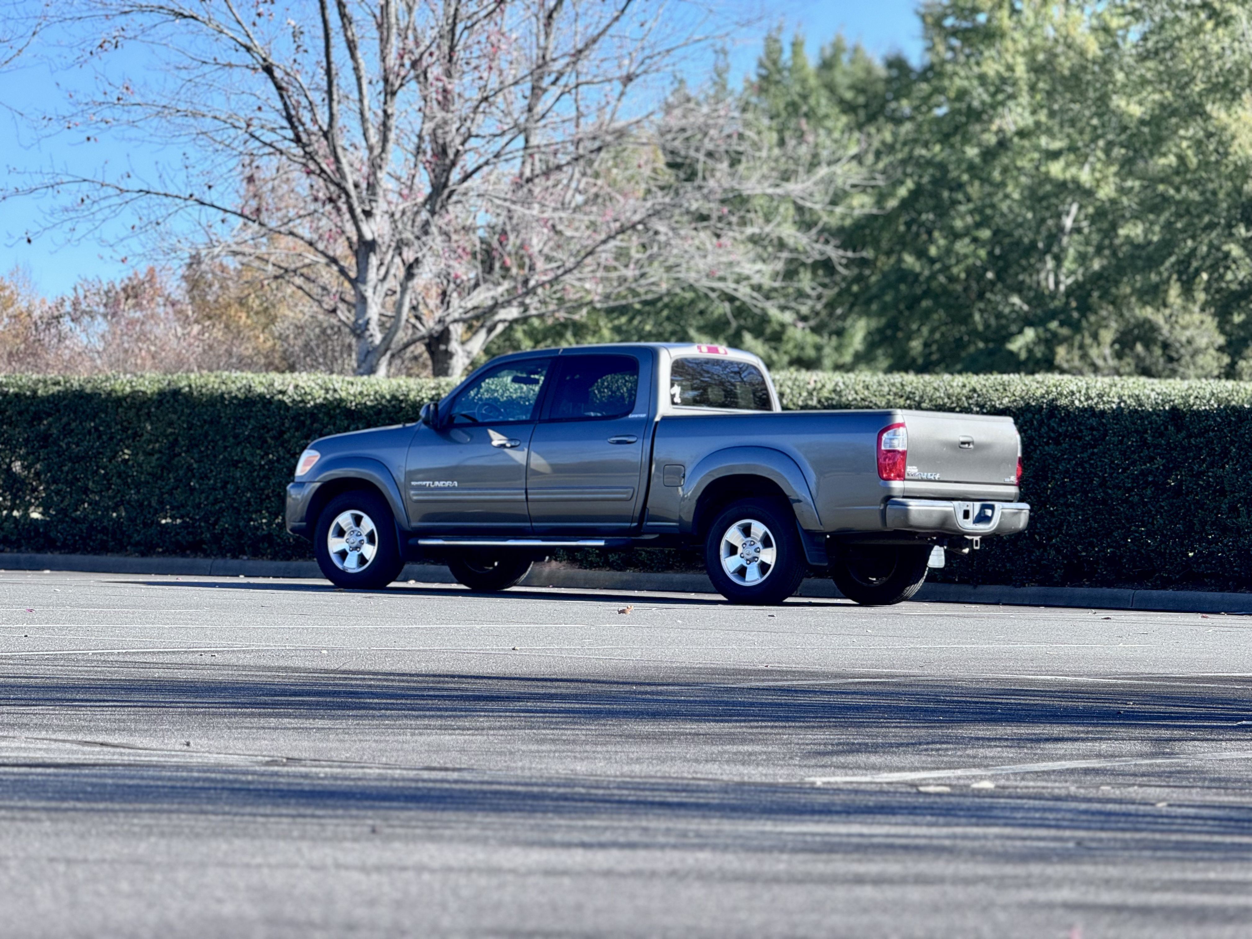 Used 2005 Toyota Tundra Limited w/ All Weather Guard Pkg RWD image 9
