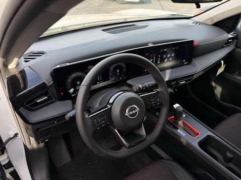 New 2026 Nissan Kicks SR w/ Cold Weather Package image 17