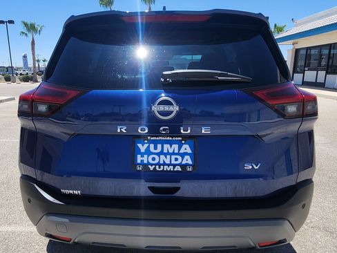 Used 2023 Nissan Rogue SV FWD image 6