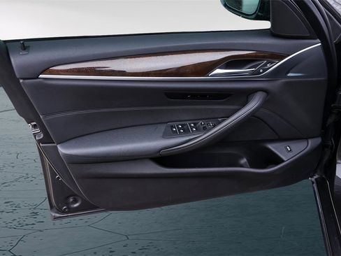 Used 2020 BMW 530i image 27