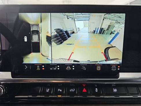 Certified 2025 GMC Sierra 2500 SLT w/ SLT Premium Package image 30