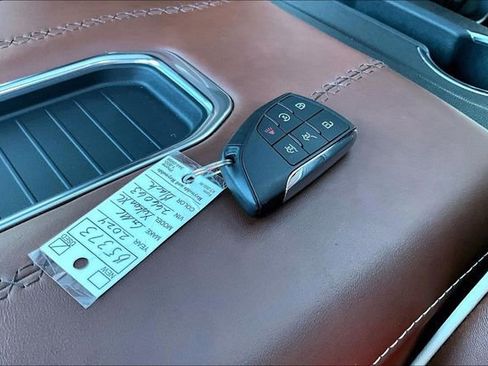 Used 2024 GMC Yukon XL Denali Ultimate image 32