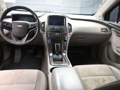 Used 2014 Chevrolet Volt Premium w/ Premium Trim Package FWD image 9
