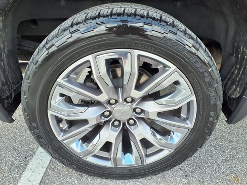 Used 2023 GMC Sierra 1500 Denali w/ Denali Reserve Package AWD/4WD image 9