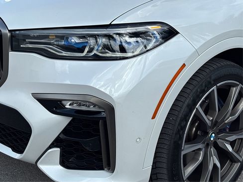 Used 2022 BMW X7 M50i w/ Dynamic Handling Package image 13
