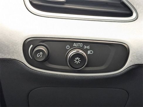 Used 2021 Chevrolet Bolt Premier w/ Infotainment Package image 26