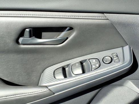 New 2025 Nissan Sentra S image 13