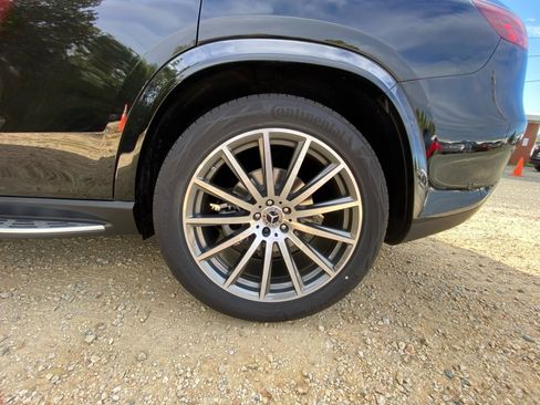 New 2026 Mercedes-Benz GLS 580 4MATIC image 22