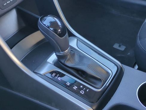 Used 2017 Hyundai Elantra GT image 27