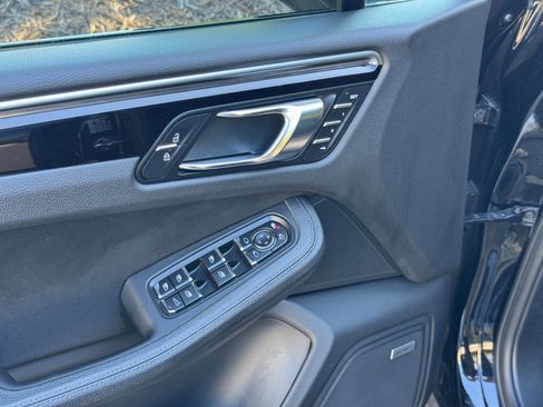 Used 2020 Porsche Macan image 20