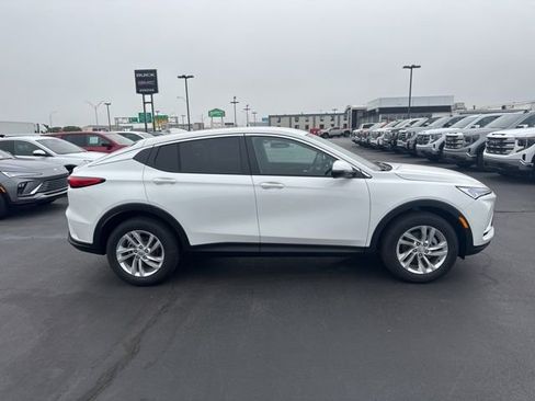 New 2026 Buick Envista Preferred image 2