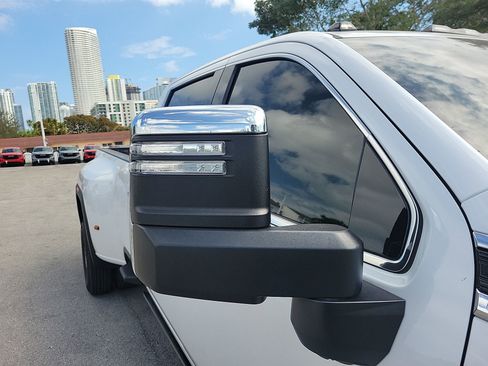 Used 2023 GMC Sierra 3500 Denali w/ Denali Ultimate Package image 12