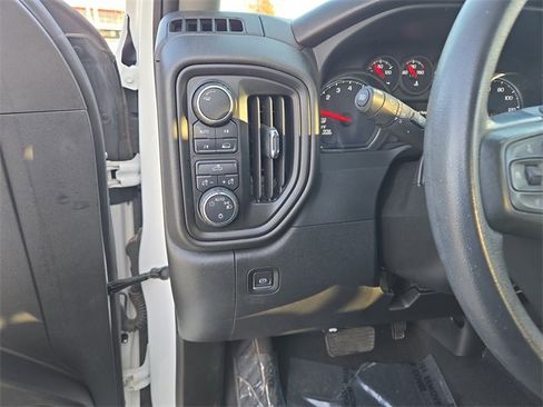 Used 2023 Chevrolet Silverado 1500 Custom image 17